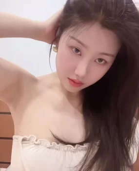 硚口月月，年轻漂亮美女