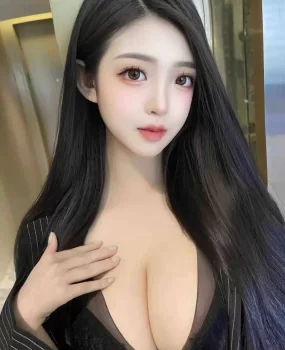 蜜臀小妞紧致汁多