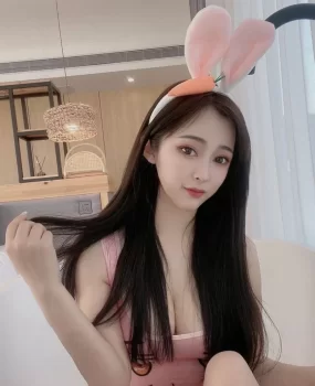 高端萌妹身材好