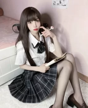 二次元JK制服黑丝水嫩00后白虎妹