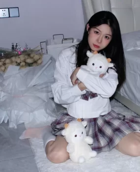 刚毕业的小姐姐兼职一段时间