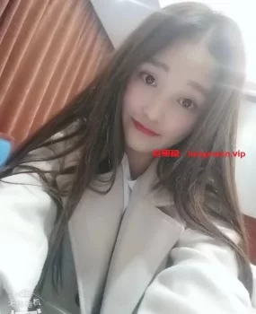 师范的学生妹妹上下超粉嫩很紧还会被c的嗷嗷叫